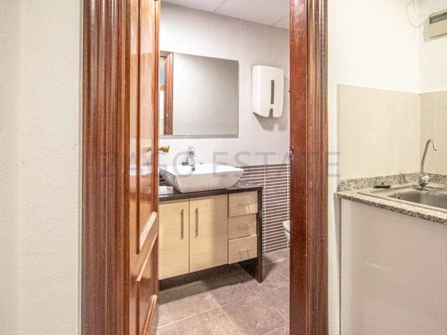 Commercieel te koop in Centro Urbano, Benidorm - € 480.000 (Ref: 9780379)