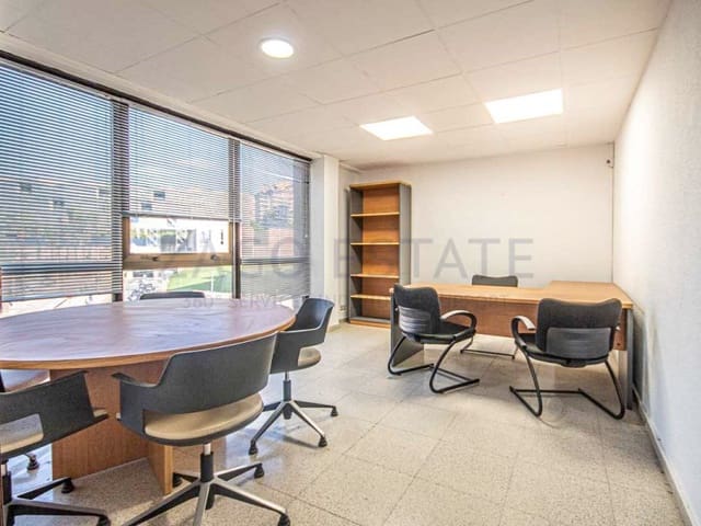 Commercieel te koop in Centro Urbano, Benidorm - € 480.000 (Ref: 9780379)