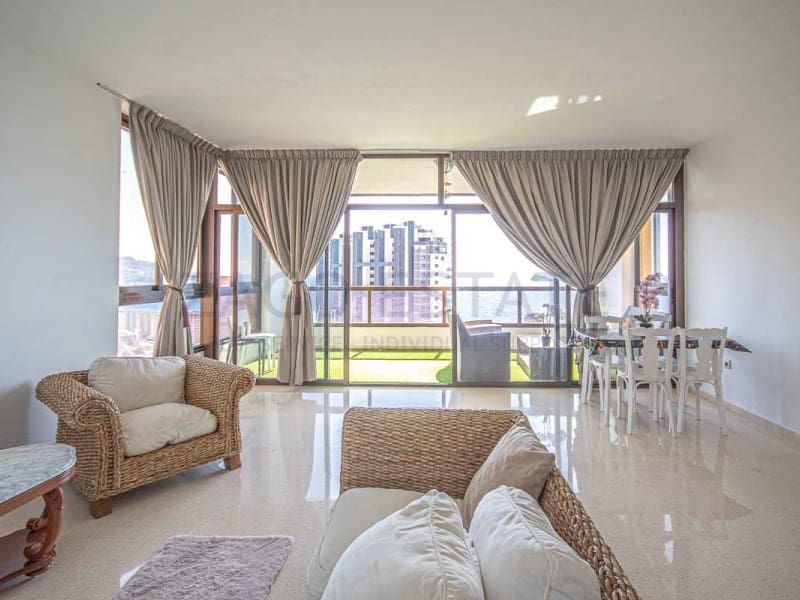 Piso de 4 habitaciones en Benidorm en venta con piscina garaje - 640.000 € (Ref: 9780381)