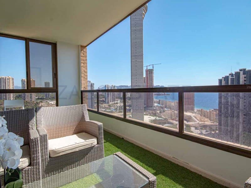 Piso de 4 habitaciones en Benidorm en venta con piscina garaje - 640.000 € (Ref: 9780381)
