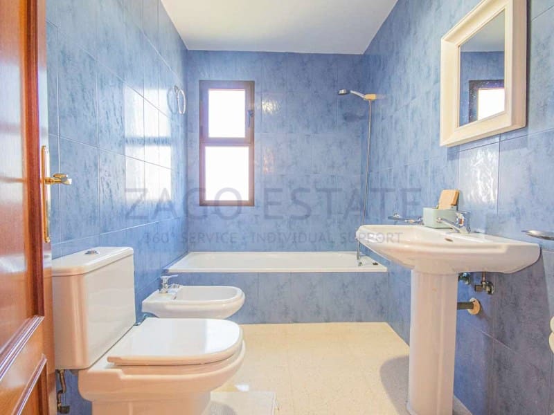 Piso de 4 habitaciones en Benidorm en venta con piscina garaje - 640.000 € (Ref: 9780381)