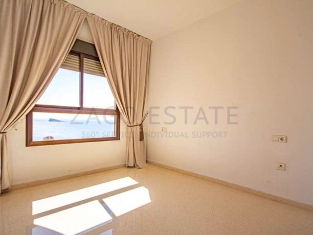 Piso de 4 habitaciones en Playa Poniente, Benidorm en venta con piscina garaje - 640.000 € (Ref: 9780381)
