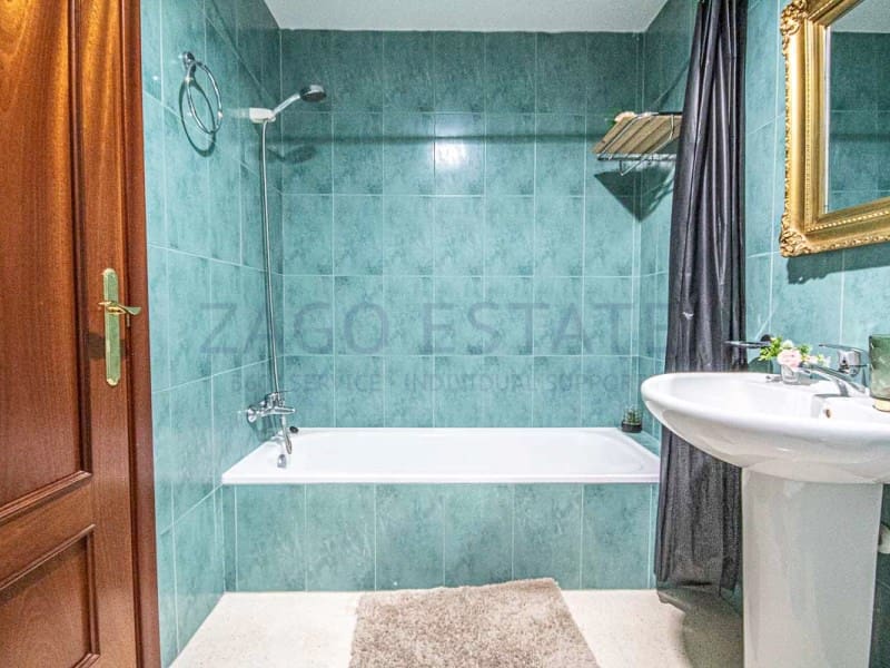 Piso de 4 habitaciones en Benidorm en venta con piscina garaje - 640.000 € (Ref: 9780381)