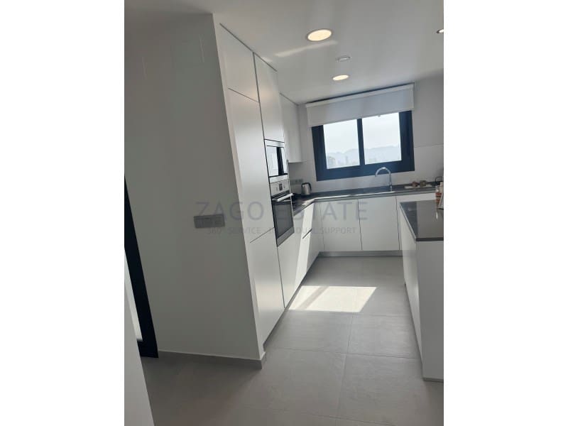 3 bedroom Flat for sale in Benidorm with garage - € 627,000 (Ref: 9780383)