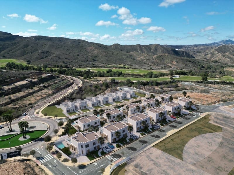 Chalet de 3 habitaciones en Monforte del Cid en venta - 489.000 € (Ref: 9780402)