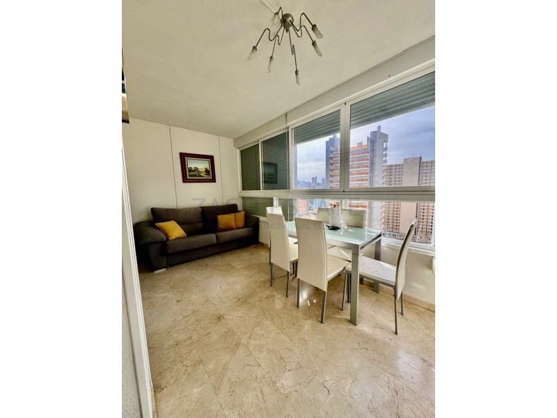 Piso de 2 habitaciones en Benidorm en venta - 330.000 € (Ref: 9783713)