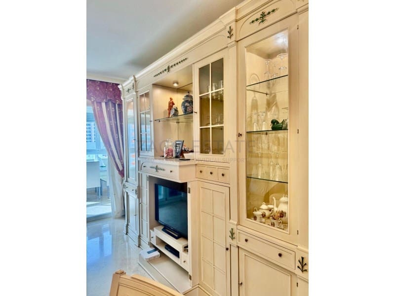 Piso de 2 habitaciones en Benidorm en venta - 330.000 € (Ref: 9783713)