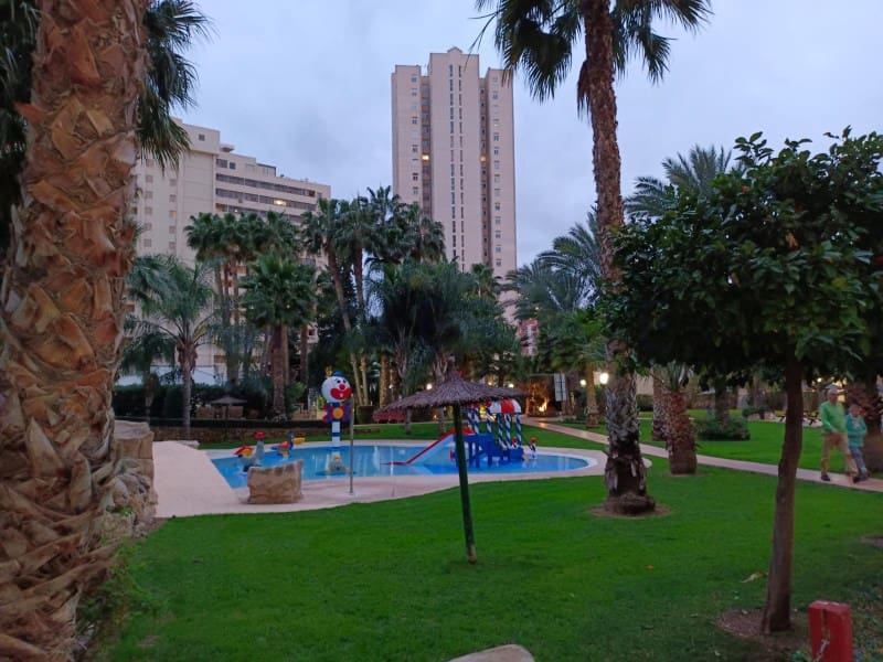 Piso de 2 habitaciones en Benidorm en venta - 330.000 € (Ref: 9783713)