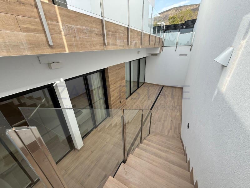 4 quarto Moradia para venda em Finestrat com garagem - 1 350 000 € (Ref: 9790877)