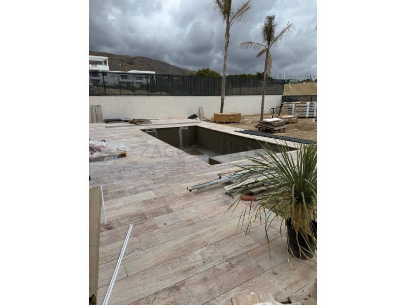 2 bedroom Apartment for sale in Finestrat with pool - € 530,000 (Ref: 9790878)