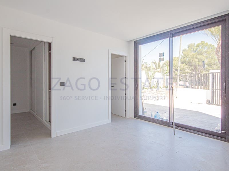 3 bedroom Villa for sale in Alfaz del Pi / L'Alfas del Pi with garage - € 890,000 (Ref: 9790881)