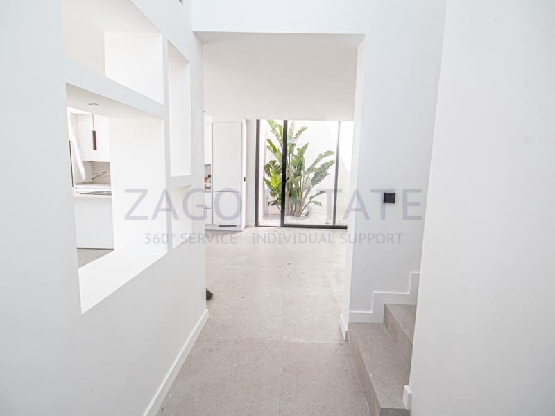 3 bedroom Villa for sale in Alfaz del Pi / L'Alfas del Pi with garage - € 890,000 (Ref: 9790881)