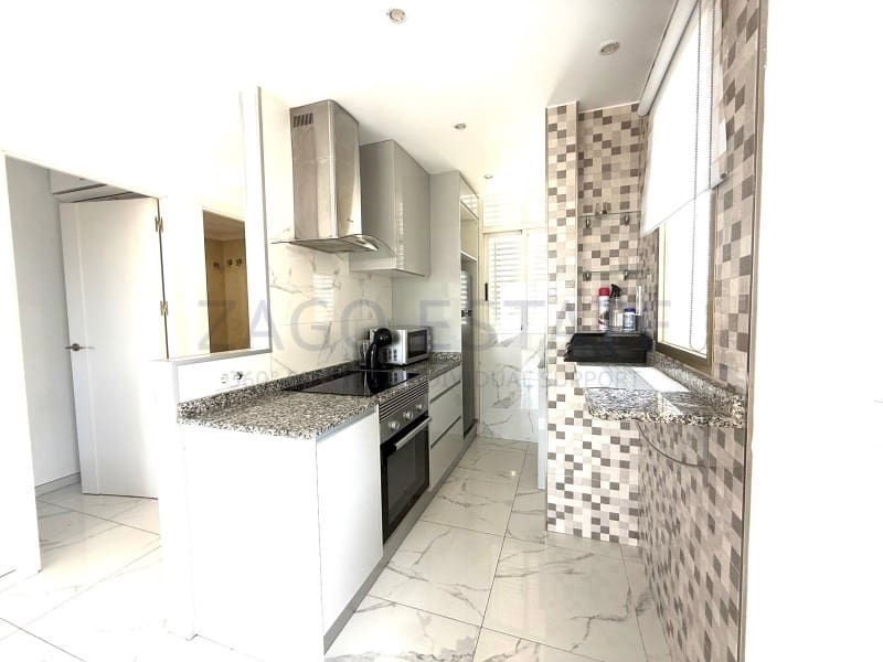 2 bedroom Flat for sale in Benidorm with garage - € 235,000 (Ref: 9794391)