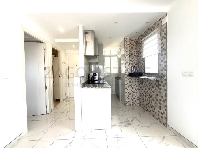 2 bedroom Flat for sale in Benidorm with garage - € 235,000 (Ref: 9794391)