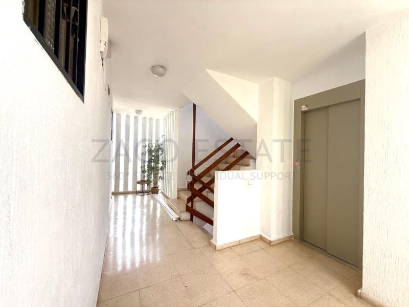 2 bedroom Flat for sale in Benidorm with garage - € 235,000 (Ref: 9794391)