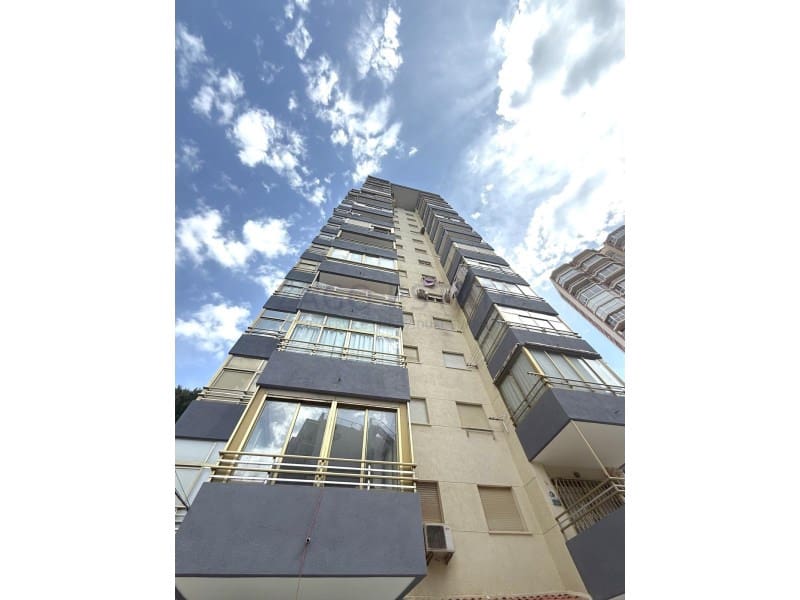 2 bedroom Flat for sale in Benidorm with garage - € 235,000 (Ref: 9794391)