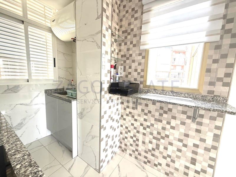 2 bedroom Flat for sale in Benidorm with garage - € 235,000 (Ref: 9794391)