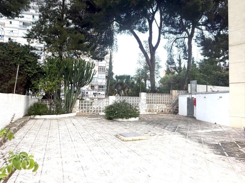 2 bedroom Flat for sale in Benidorm with garage - € 235,000 (Ref: 9794391)