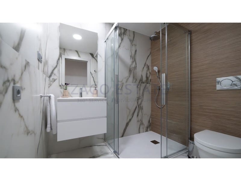 2 sovrum Lägenhet till salu i Benidorm med pool garage - 843 000 € (Ref: 9814332)