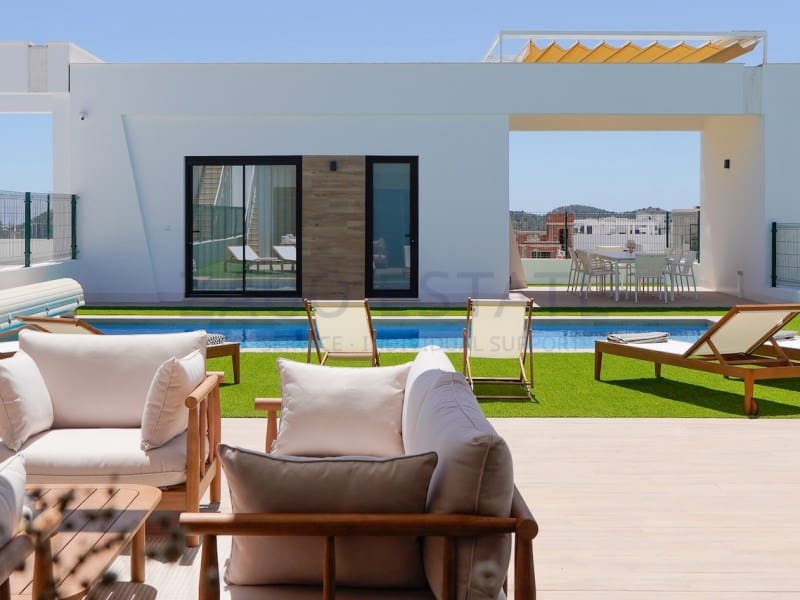 4 bedroom Villa for rent in Finestrat with pool garage - € 3,700 (Ref: 9831095)