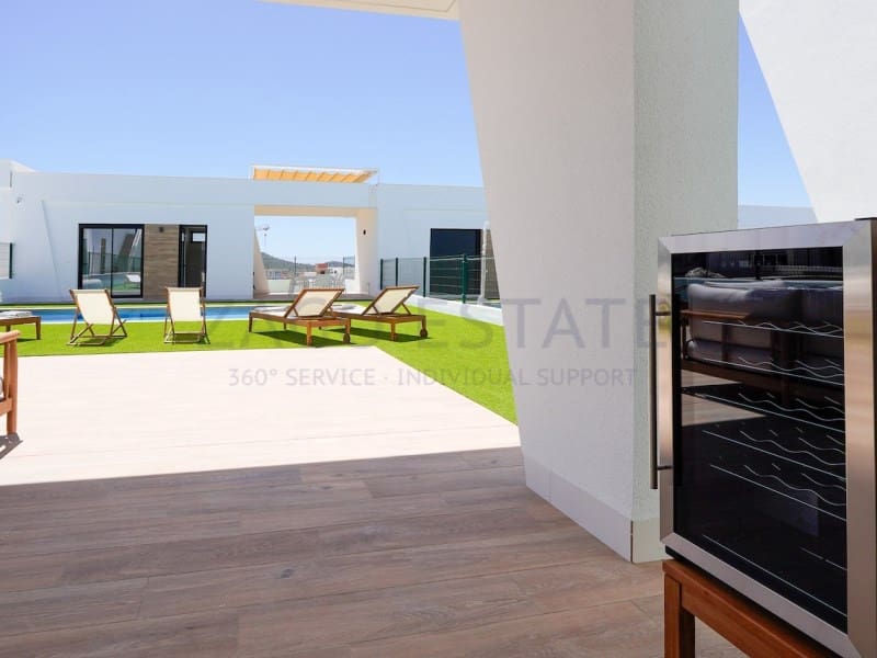 4 bedroom Villa for rent in Finestrat with pool garage - € 3,700 (Ref: 9831095)