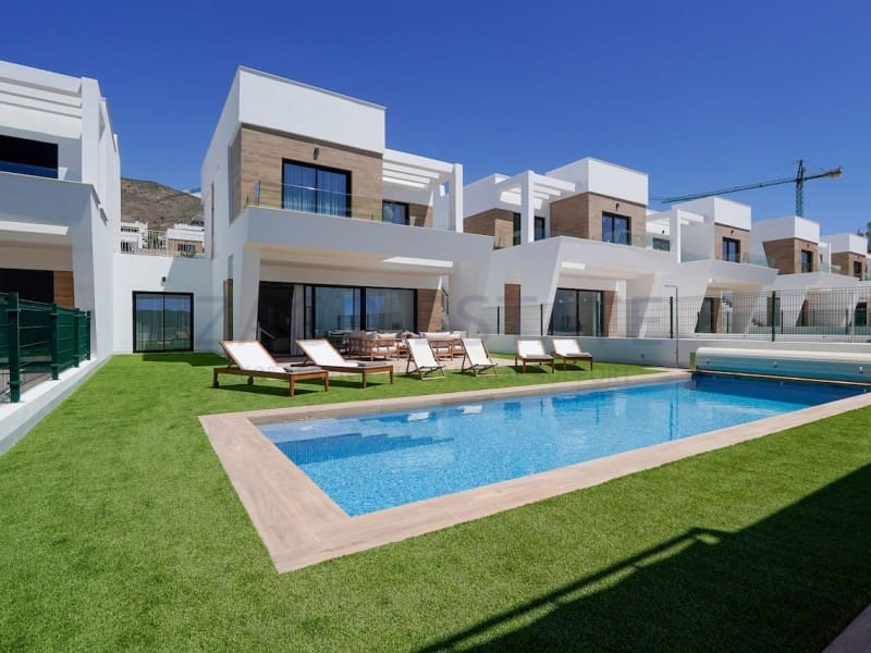 4 bedroom Villa for rent in Finestrat with pool garage - € 3,700 (Ref: 9831095)