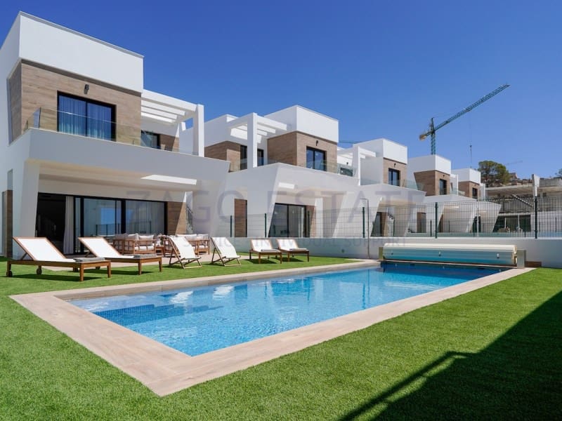 4 bedroom Villa for rent in Finestrat with pool garage - € 3,700 (Ref: 9831095)
