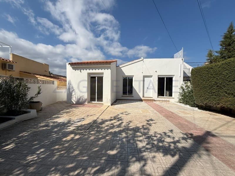 4 soveværelse Villa til salg i La Nucia med garage - € 395.000 (Ref: 9855427)