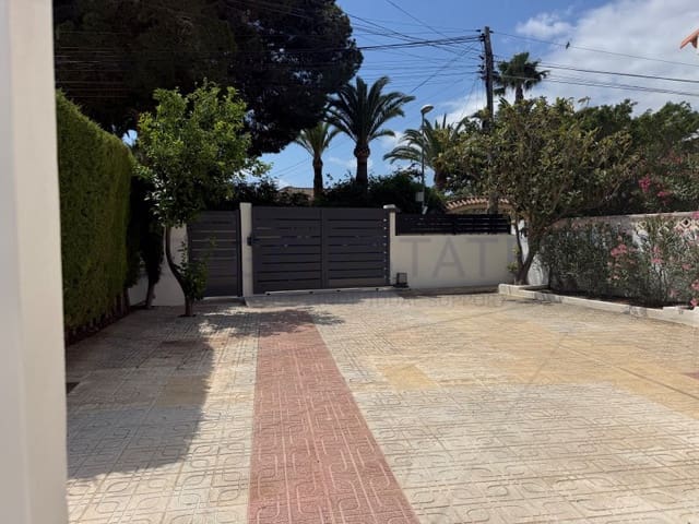 4 slaapkamer Villa te koop in Barranco Hondo - Varadero  , La Nucia met garage - € 395.000 (Ref: 9855427)