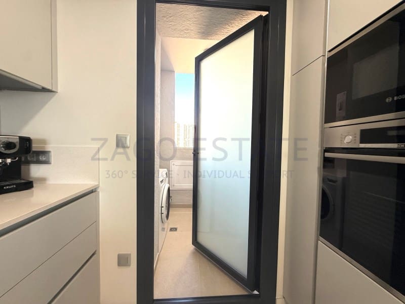 2 bedroom Flat for sale in Benidorm with garage - € 890,000 (Ref: 9855428)