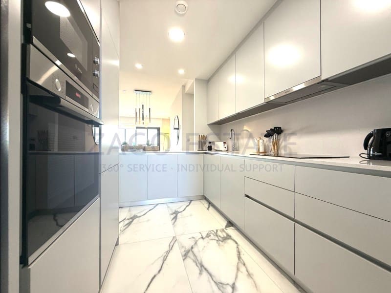 2 bedroom Flat for sale in Benidorm with garage - € 890,000 (Ref: 9855428)
