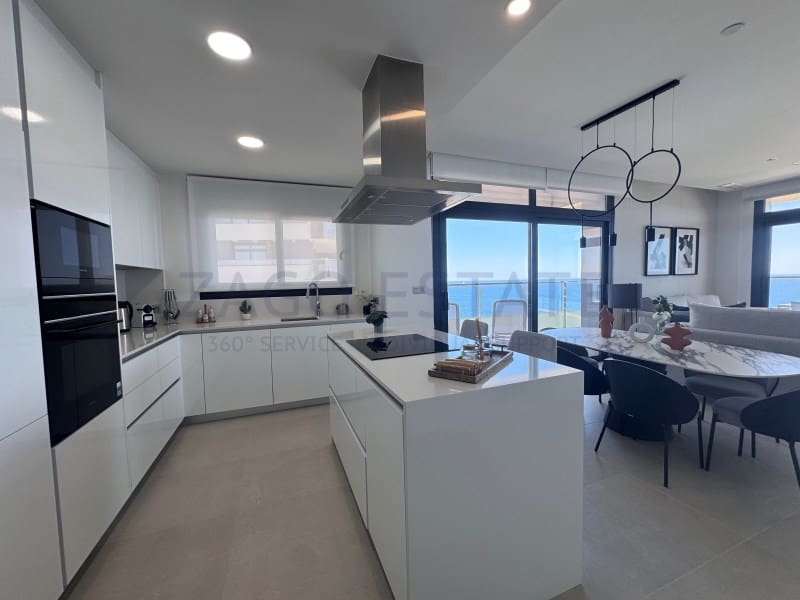 3 bedroom Flat for sale in Benidorm with garage - € 937,000 (Ref: 9855429)
