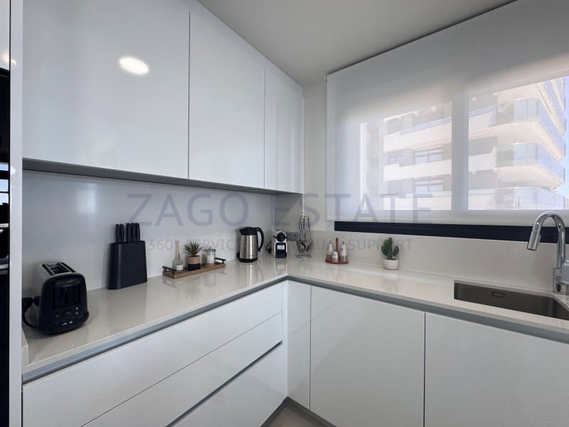 3 bedroom Flat for sale in Benidorm with garage - € 937,000 (Ref: 9855429)