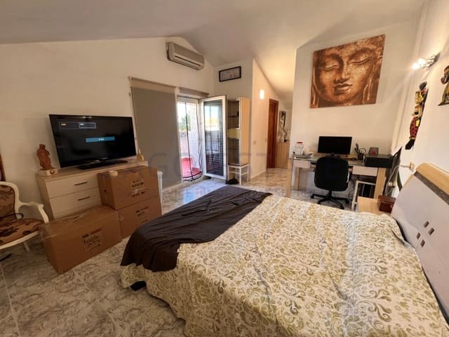 3 makuuhuone Huvila vuokrattavana paikassa Barranco Hondo, La Nucia mukana uima-altaan 
autotalli - 1 800 € (Ref: 9855430)