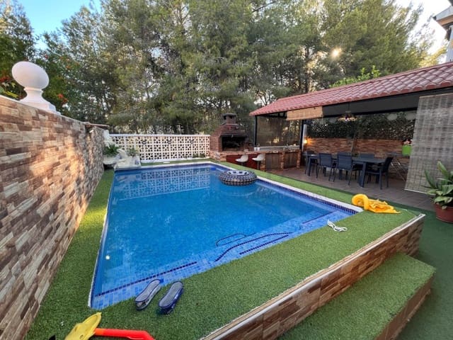 3 makuuhuone Huvila vuokrattavana paikassa Barranco Hondo, La Nucia mukana uima-altaan 
autotalli - 1 800 € (Ref: 9855430)