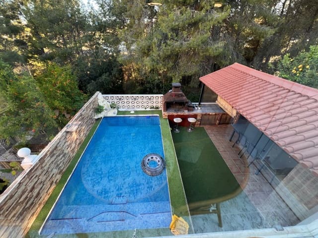 3 makuuhuone Huvila vuokrattavana paikassa Barranco Hondo, La Nucia mukana uima-altaan 
autotalli - 1 800 € (Ref: 9855430)
