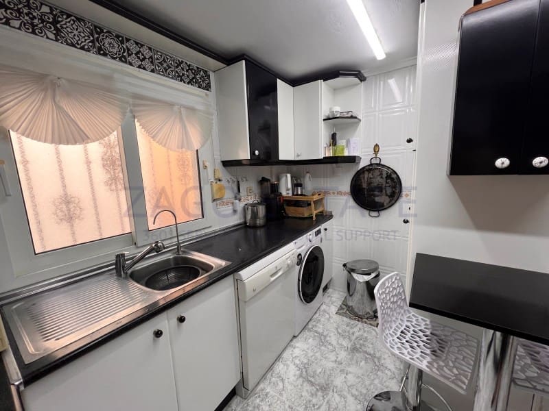 3 makuuhuone Huvila vuokrattavana paikassa La Nucia mukana uima-altaan 
autotalli - 1 800 € (Ref: 9855430)