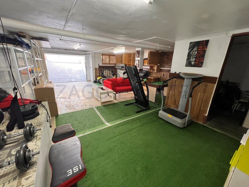 3 makuuhuone Huvila vuokrattavana paikassa La Nucia mukana uima-altaan 
autotalli - 1 800 € (Ref: 9855430)