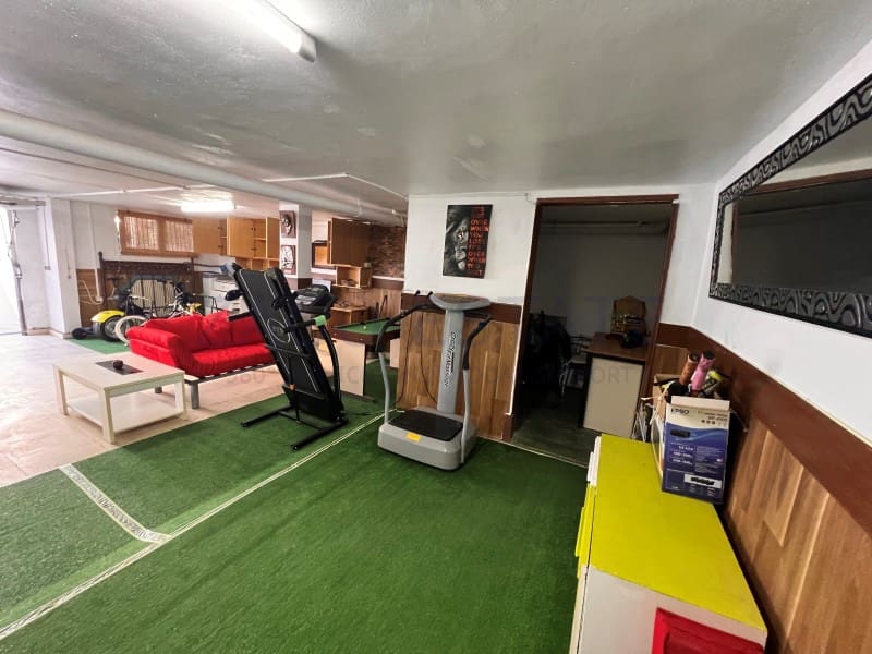 3 makuuhuone Huvila vuokrattavana paikassa La Nucia mukana uima-altaan 
autotalli - 1 800 € (Ref: 9855430)