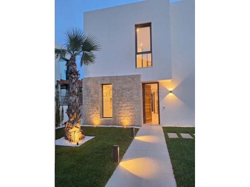 3 bedroom Villa for sale in Finestrat with pool garage - € 1,195,000 (Ref: 9866803)