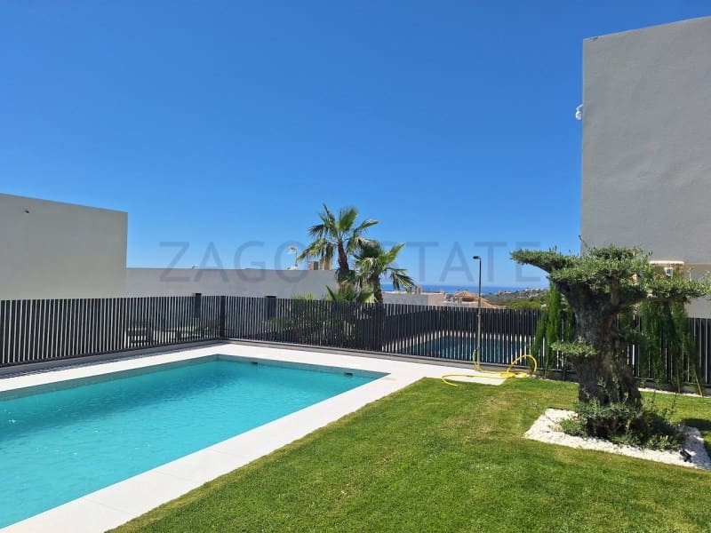 3 bedroom Villa for sale in Finestrat with pool garage - € 1,195,000 (Ref: 9866803)