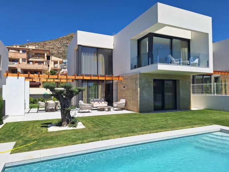 3 bedroom Villa for sale in Finestrat with pool garage - € 1,195,000 (Ref: 9866803)