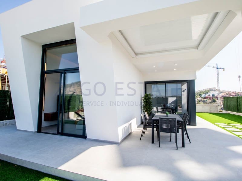 3 bedroom Villa for sale in Finestrat - € 579,000 (Ref: 9875878)