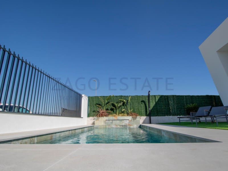 3 bedroom Villa for sale in Finestrat - € 579,000 (Ref: 9875878)