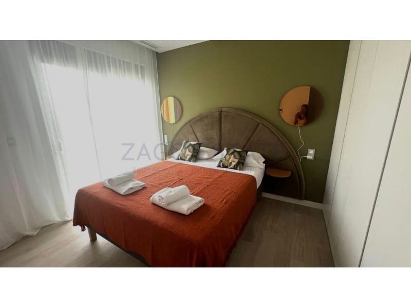 Villa/Maison de 4 chambres à louer à Finestrat avec piscine garage - 4 300 € (Ref: 9894440)