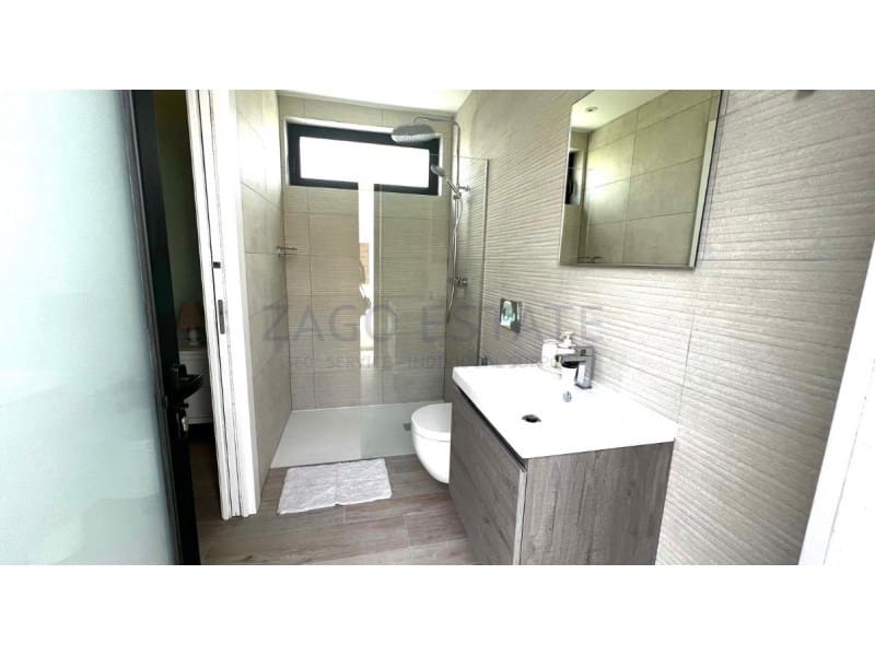 Villa/Maison de 4 chambres à louer à Finestrat avec piscine garage - 4 300 € (Ref: 9894440)