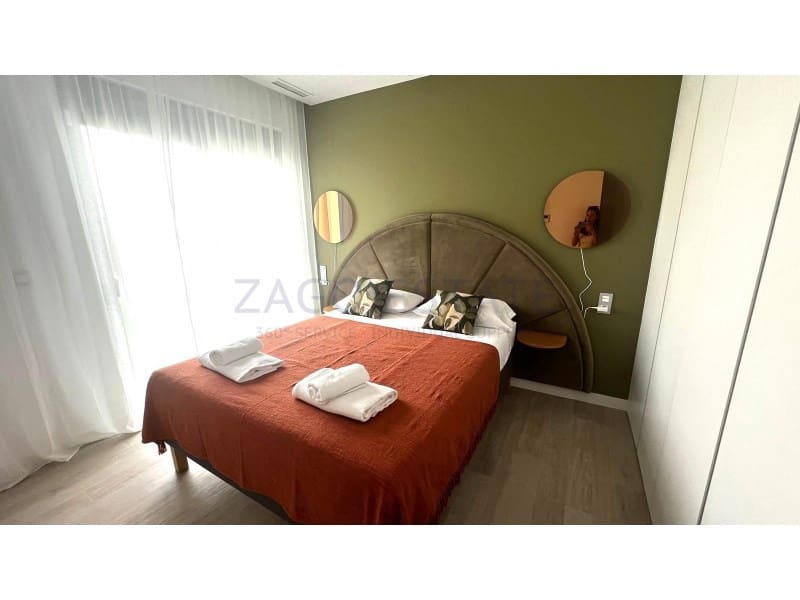 Villa/Maison de 4 chambres à louer à Finestrat avec piscine garage - 4 300 € (Ref: 9894440)