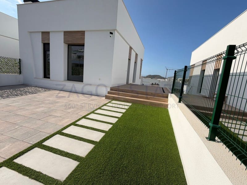Villa/Maison de 4 chambres à louer à Finestrat avec piscine garage - 4 300 € (Ref: 9894440)