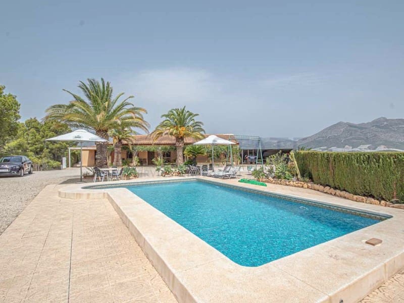3 camera da letto Villa da affitare come casa vacanza in La Nucia con piscina garage - 2.000 € (Rif: 9910405)