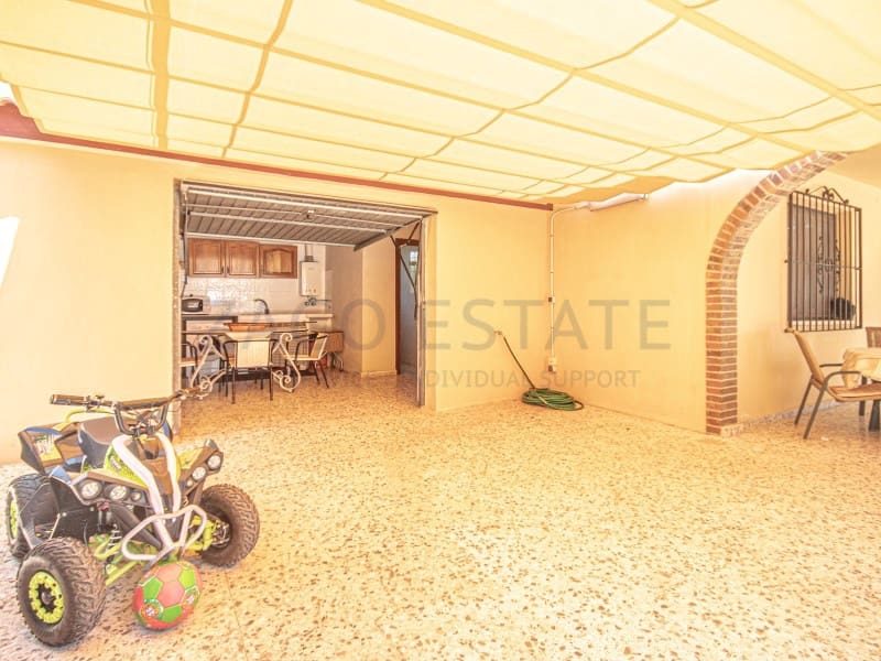 3 camera da letto Villa da affitare come casa vacanza in La Nucia con piscina garage - 2.000 € (Rif: 9910405)